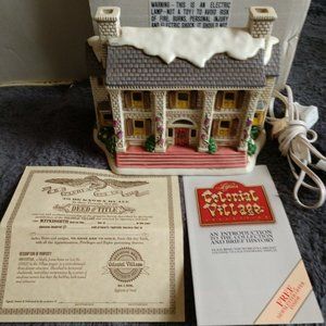 Geo Lefton LIGHTED Christmas Village "The Majors House" 1989 # 06902 PORCELAIN